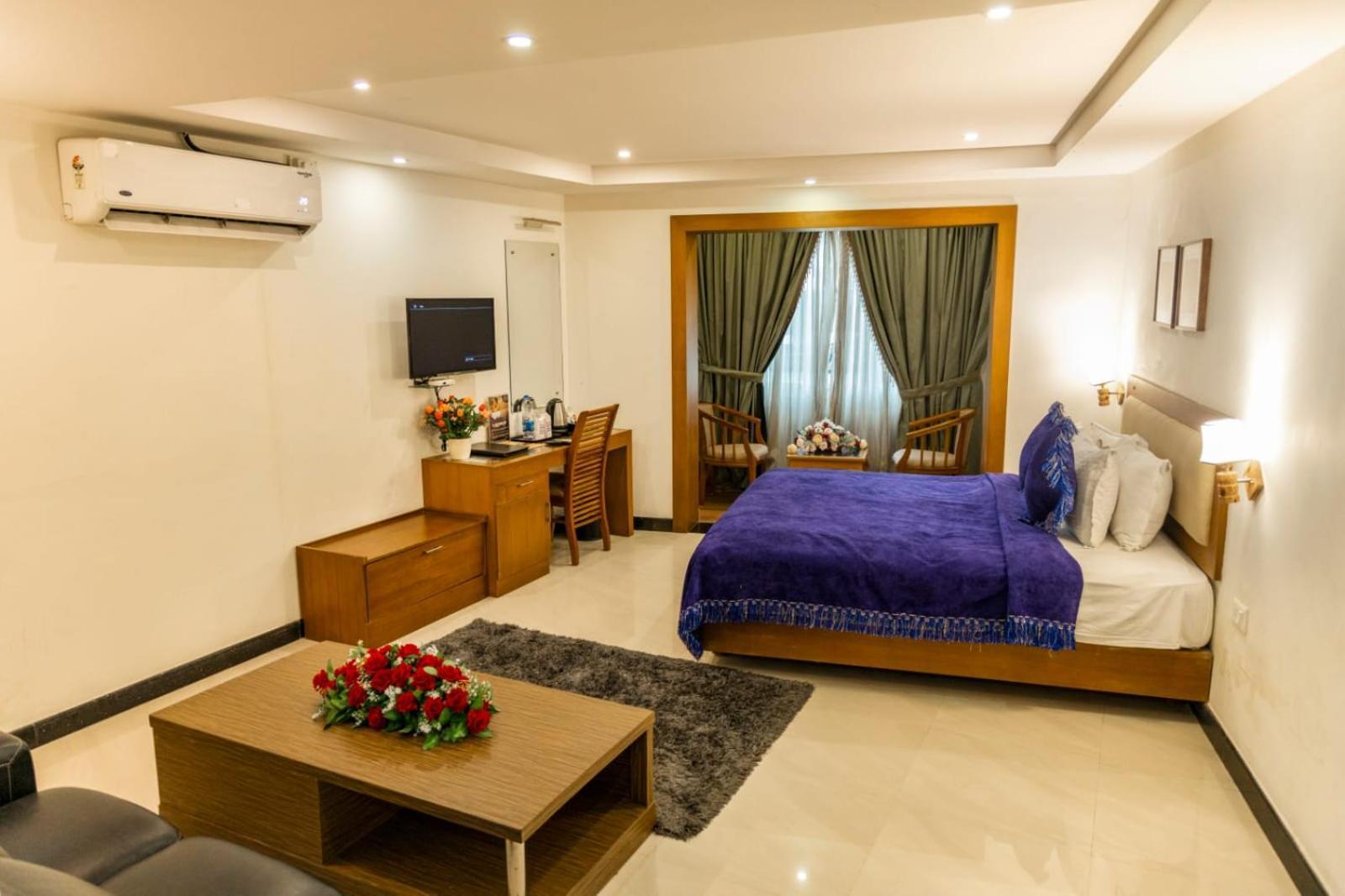 ฮิลล์ พาเลซ โฮเต็ล แอนด์ สปา Hotel Kochi ภายนอก รูปภาพ