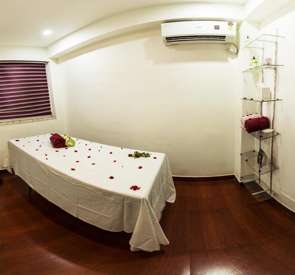 ฮิลล์ พาเลซ โฮเต็ล แอนด์ สปา Hotel Kochi ภายนอก รูปภาพ