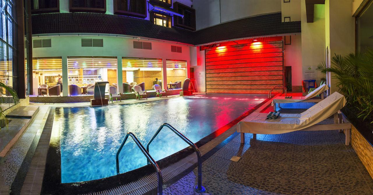 ฮิลล์ พาเลซ โฮเต็ล แอนด์ สปา Hotel Kochi ภายนอก รูปภาพ
